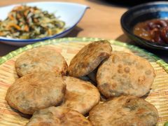 葱肉饼-头上红煨盐鸡·非遗院子餐厅