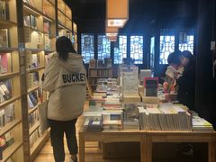 -猫的天空之城概念书店(杭州南宋御街店)