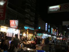 -六合夜市