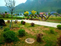 -百里峡七彩艺术小镇