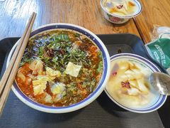 -云阿蛮云南生烫牛肉米线(奉贤路店)