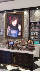 -ANNA SUI