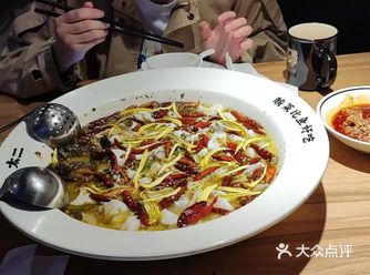 好久之前听朋友推荐的酸菜鱼，一直没有时间来