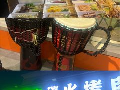 -山野的朋友露营炭火烤肉