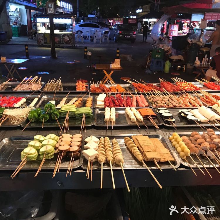 四川经停，逛逛夜市，人间烟火气，最能慰人心。