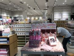 -名创优品(山东青岛华润万象城店)