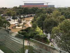 -上海滴水湖皇冠假日酒店