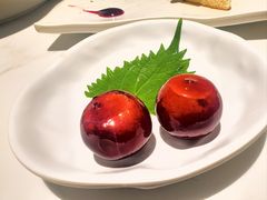 -雍容荟活帝王蟹活龙虾自助(苏宁旗舰店)