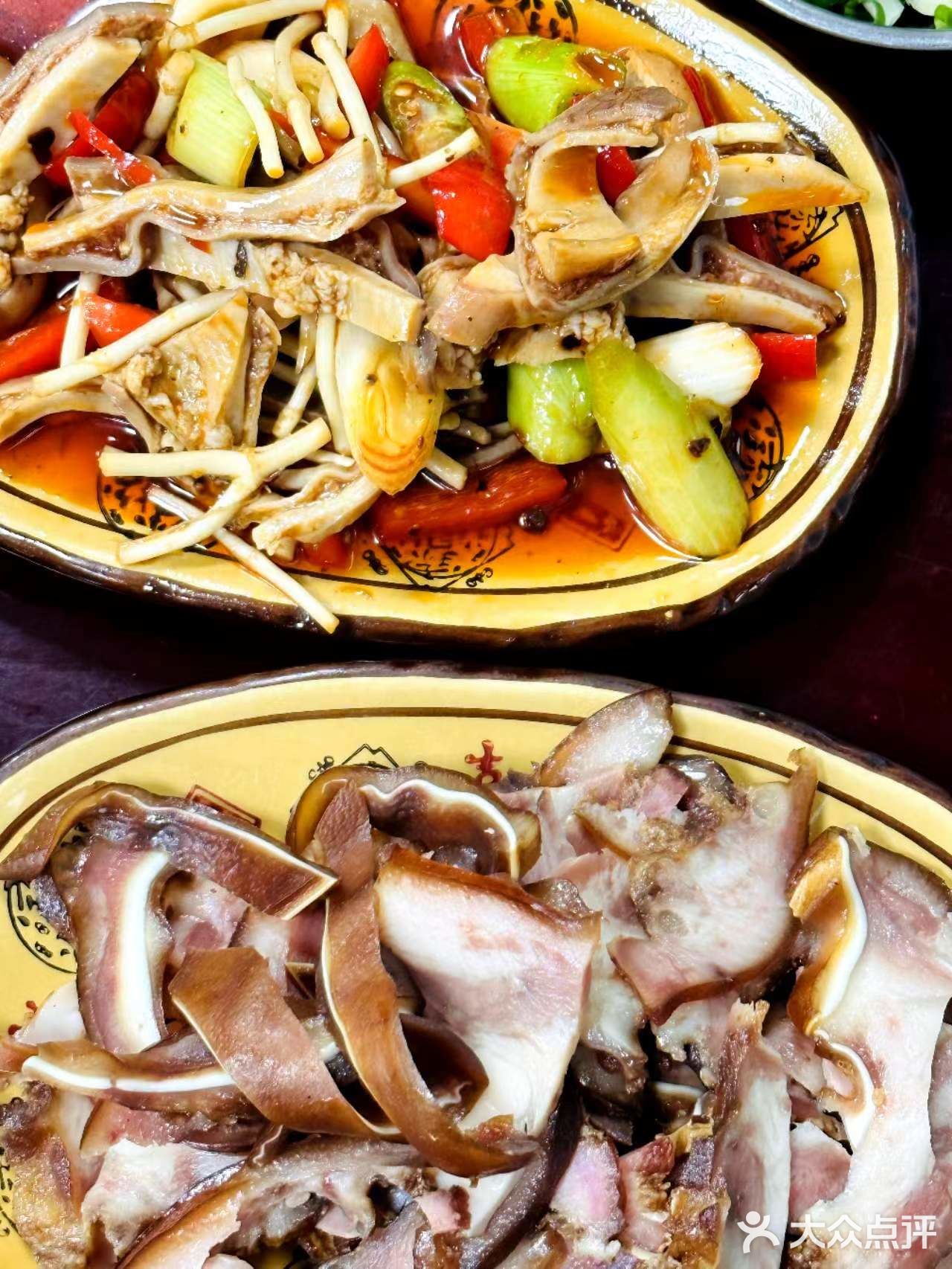 我还以为乐山就钵钵鸡好吃，没想到汤锅味道也正