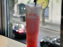 玛格丽特-穹六人间 people 6(岳阳路店)