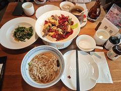 羊肚菌麻辣香锅-庆春朴门