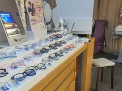 -优医视平价眼镜蔡司依视路折扣工厂店(十里堡店)
