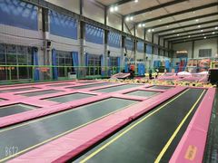 -反弹空间蹦床主题乐园