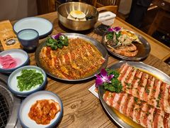 -明洞阿姨·韩式酱蟹烤肉·创意料理(三元桥店)