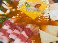 部队火锅-七楽·韩式欢聚餐厅 치르치르(龙泉驿万达店)