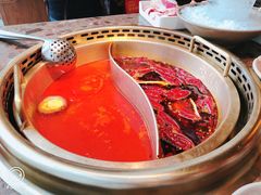 番茄鸳鸯锅-小龙坎老火锅(北京三里屯店)
