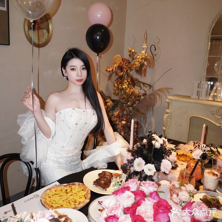 氛围感生日party 还得是它呢 