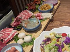 -明洞阿姨·韩式酱蟹烤肉·创意料理(三元桥店)