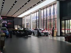 -上海华裕比亚迪4S店