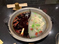 山珍鸳鸯锅-宽板凳老灶火锅(南礼士路店)