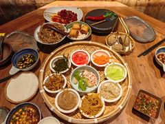 -包整·丝娃娃(一览甲秀楼风景店)