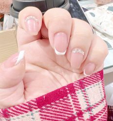 -花颜悦色款式美甲美睫