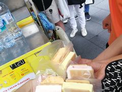 -詹爷爷乌节路街头冰淇淋