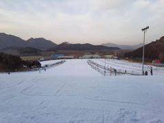 -十三陵雪世界滑雪场