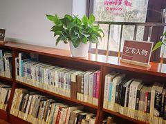-上海市静安区图书馆(新闸路馆)