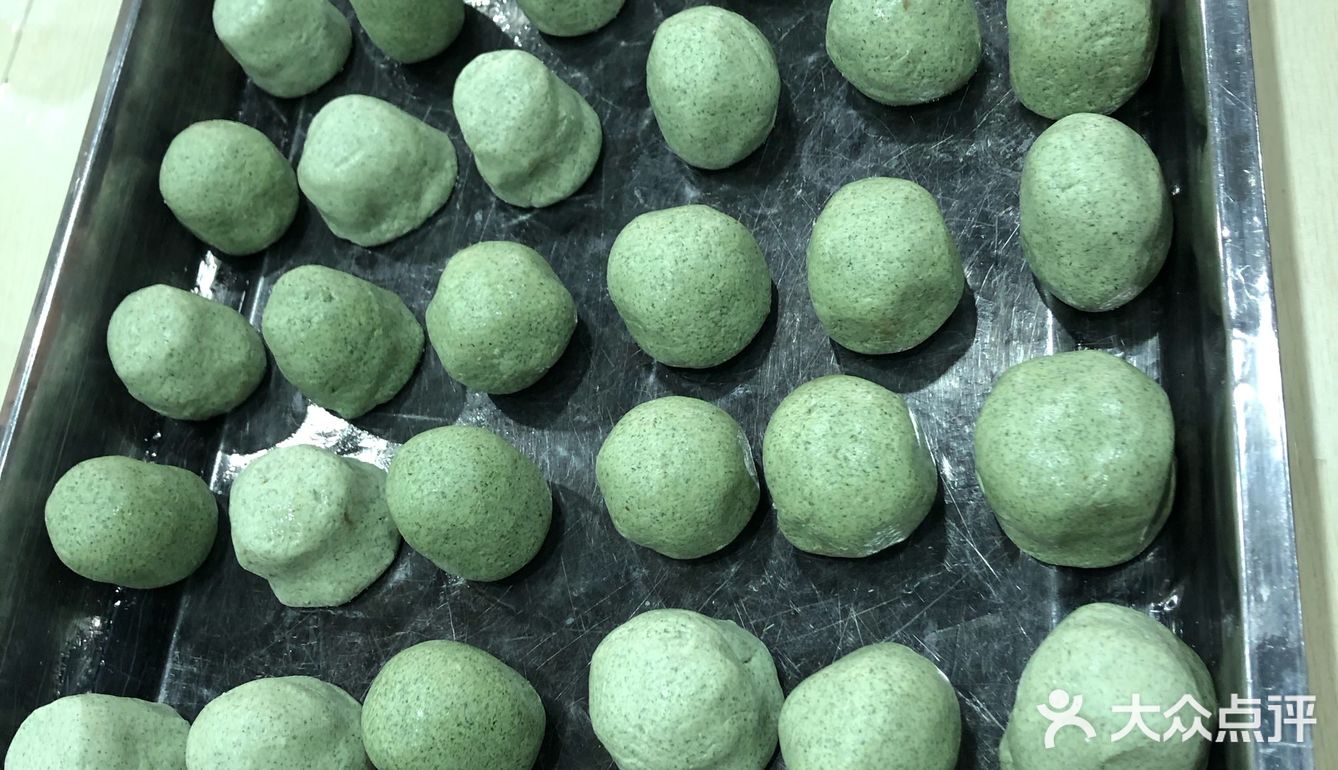  弘扬传统文化，学做青团｡