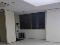 -卡罗酒店(东门晒布地铁站店)