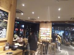 -星巴克臻选(莘庄仲盛店)
