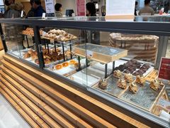 面包甜点陈列柜-七鲜超市(瑞虹天地太阳宫店)