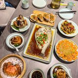 一家可以吃烧烤的海鲜店，月食海鲜小馆～