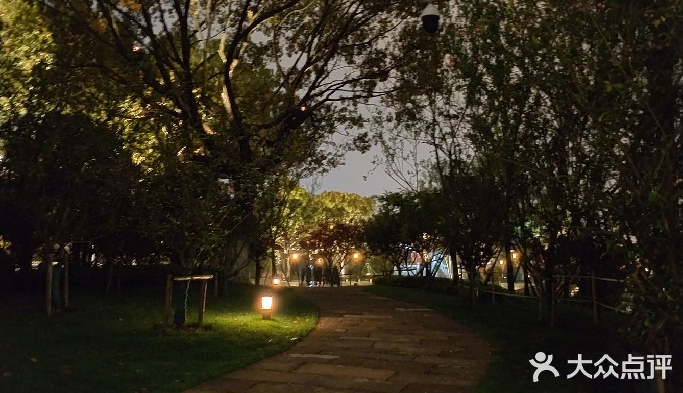 夜游南湖[调皮]
