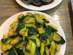 拍黄瓜-玫瑰红烤羊排(北新桥三条店)