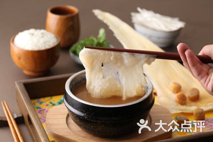 浓汤瑶柱大排翅