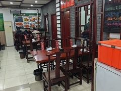 -湖南人家湘菜馆(镇江路店)