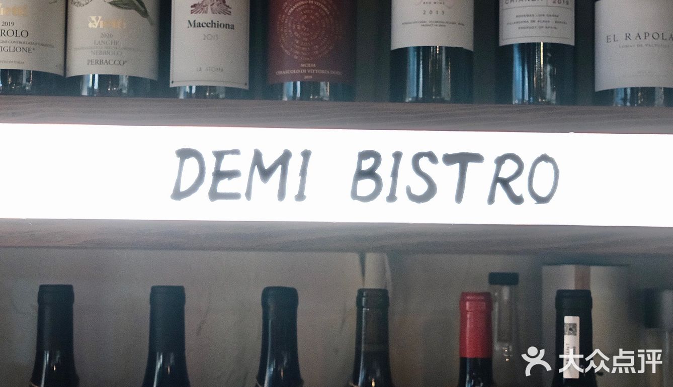 谁懂😅在小而美的bistro看了一晚上繁花