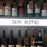 谁懂😅在小而美的bistro看了一晚上繁花