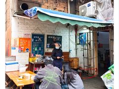 -梁阿婆廿年老牌扣肉糯米饭