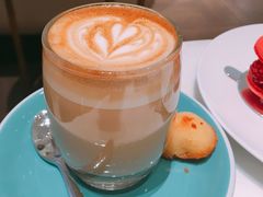 拿铁咖啡-PAUL LAFAYET 法式甜品(港汇广场店)