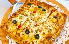 American Bacon Crust Pizza