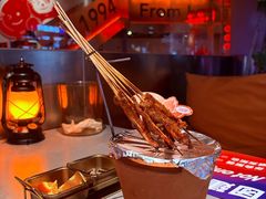 -何师烧烤·小龙虾·江湖川菜·精酿啤酒(成温店)