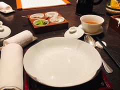 餐具摆设-广州柏悦酒店·悦景轩·粤菜餐厅