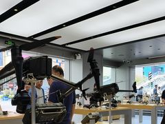 -DJI大疆(深圳华强北曼哈授权体验店)