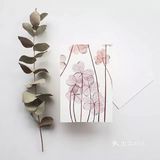她画的水彩花卉🌺晶莹剔透～