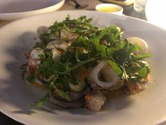 温热海鲜沙拉配牛油果-Mercato莫卡多露台餐厅与酒吧(K11店)