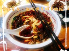 -呷佬·长沙手工米粉(金沙江路店)