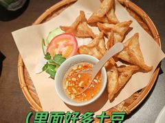 -大头虾越式风味餐厅(光明广场店)